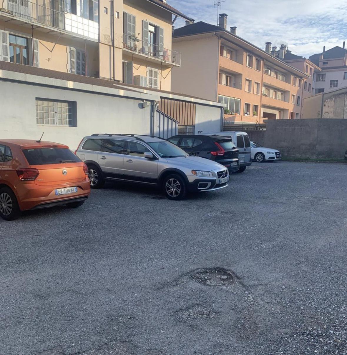 Refuge Centre Ville Avec Parking Анси Экстерьер фото